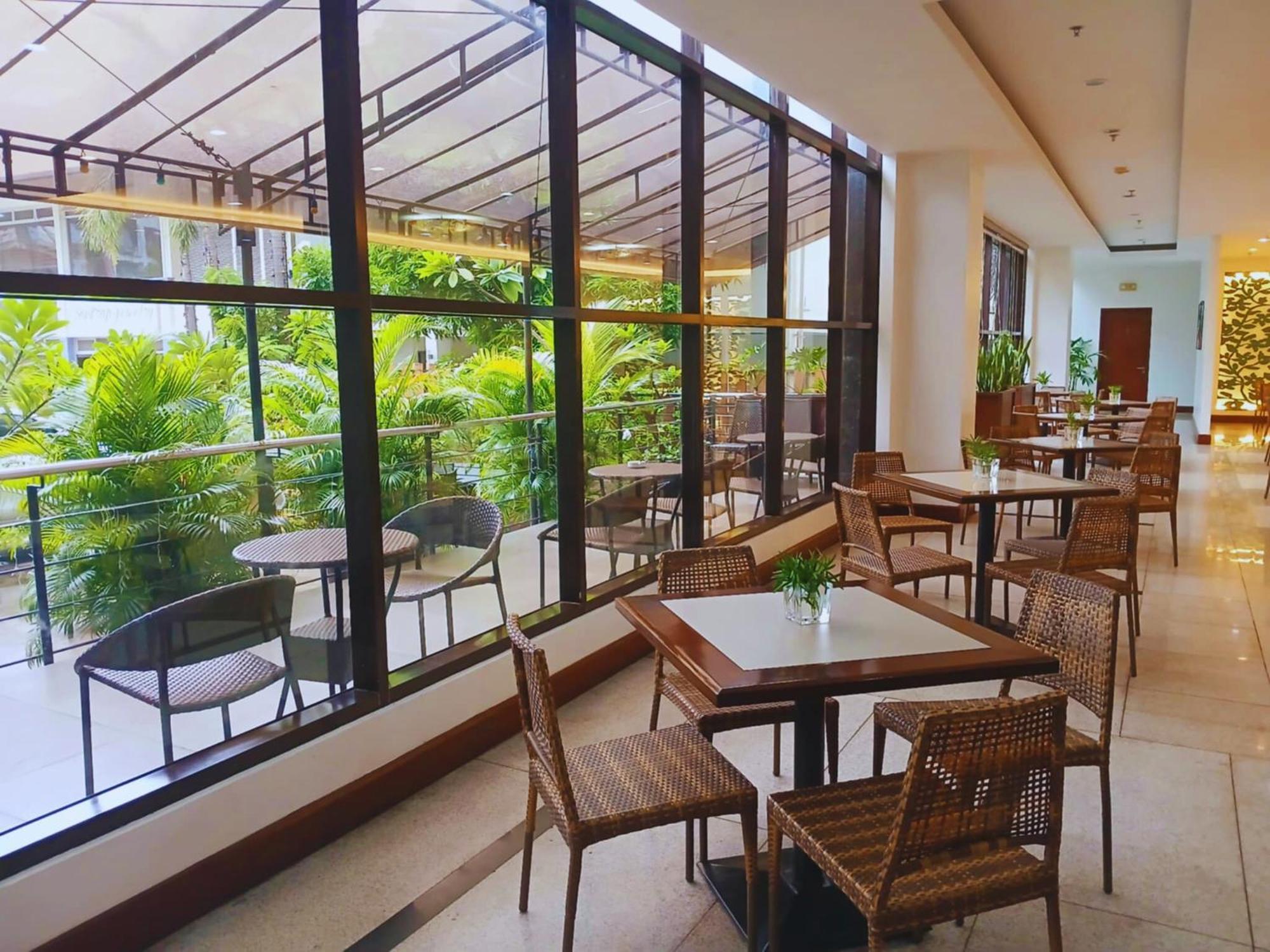 Dohera Hotel Cebu Exterior photo
