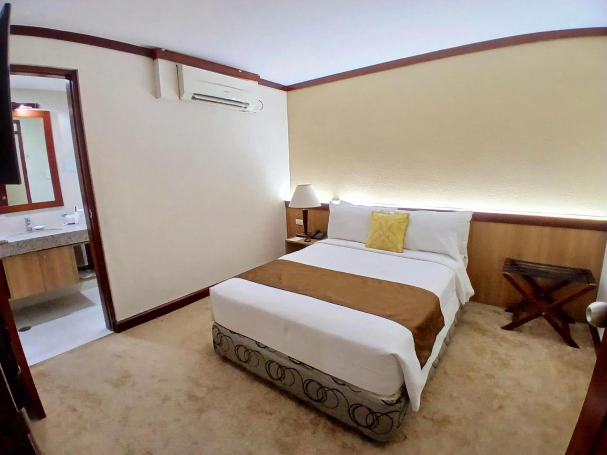 Dohera Hotel Cebu Exterior photo