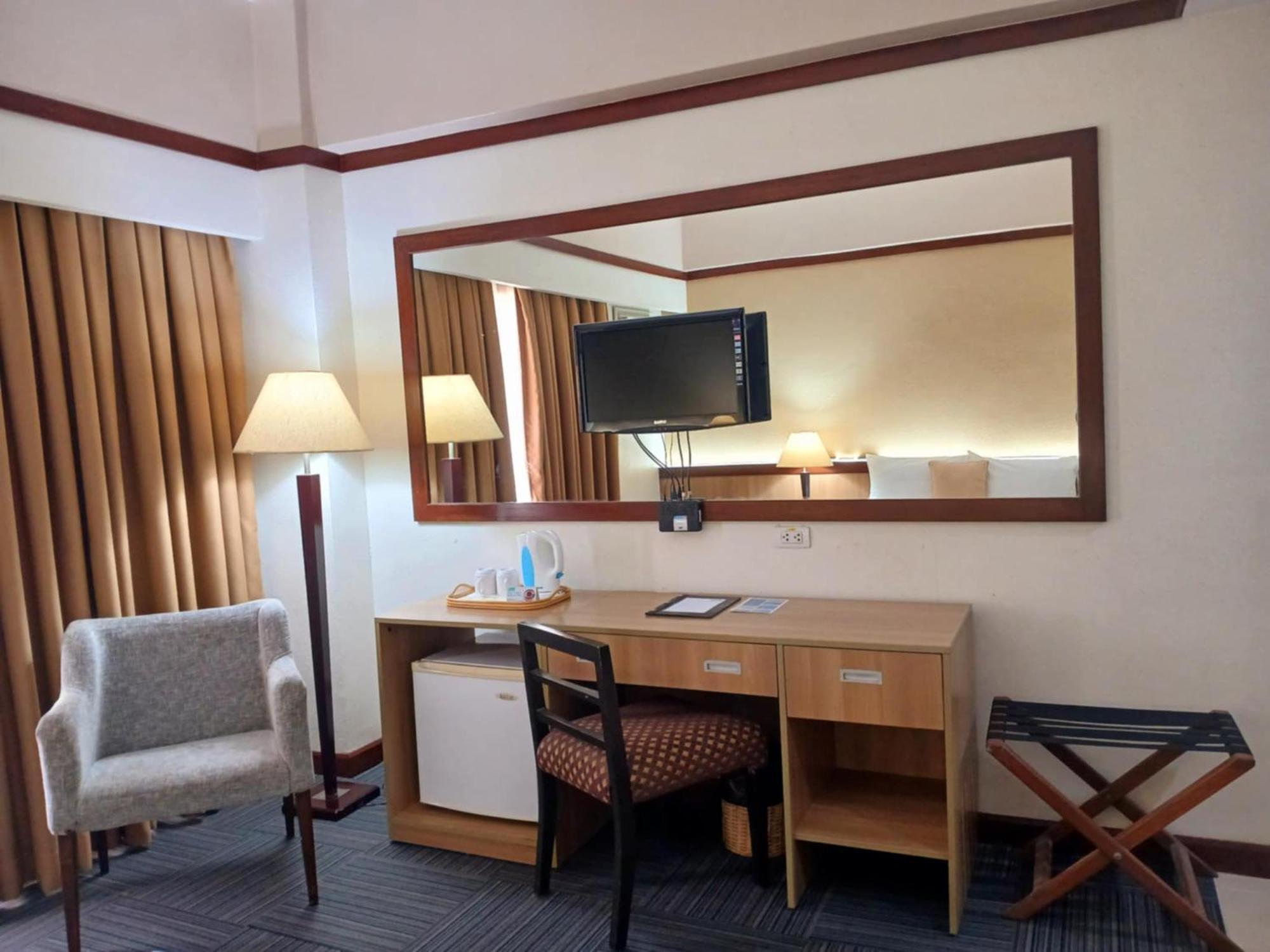 Dohera Hotel Cebu Exterior photo